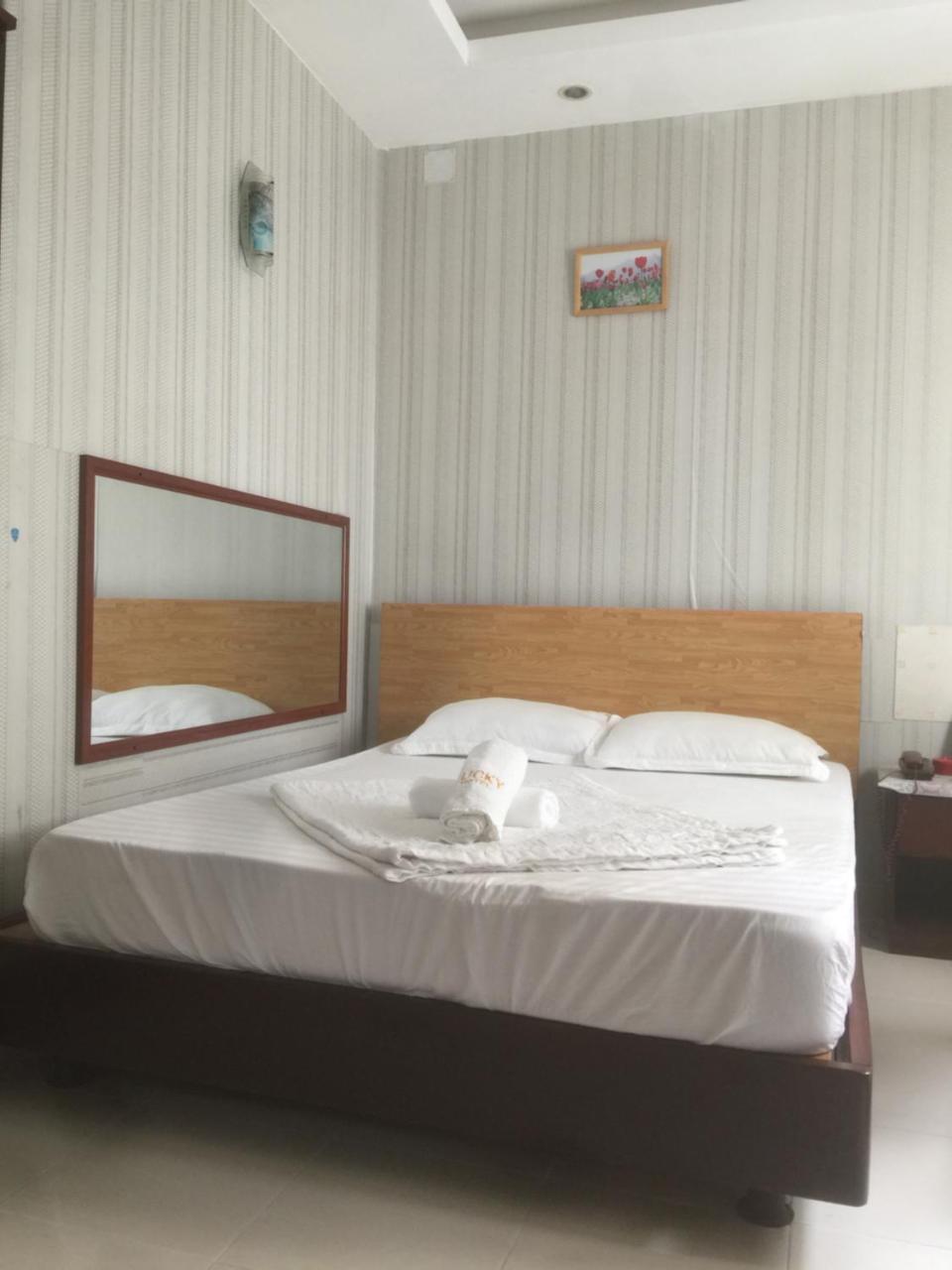 Lucky Hotel Хошимин Экстерьер фото